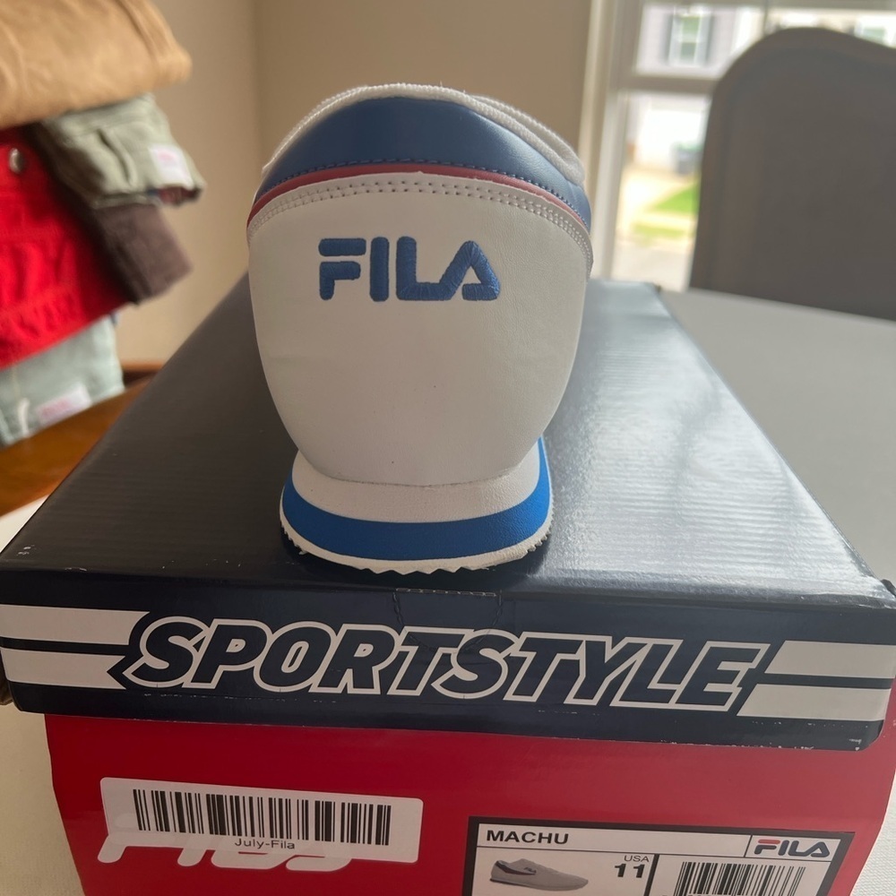 NIB Men's Fila Machu Low Profile Red/White/Blue Accents 🔥🔥 - Picture 6 of 7